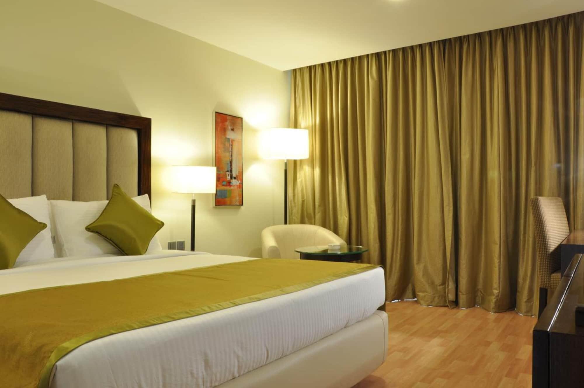 Hotel Adarsh Hamilton Bengaluru Zewnętrze zdjęcie